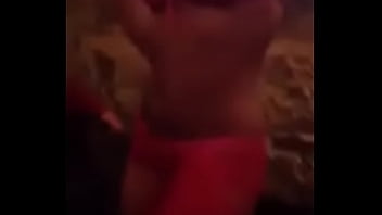Preview 1 of Eye Spit - Mamasota puta bailando sexy en bar de mty