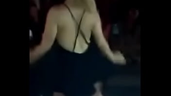 Preview 1 of Sister Police Pussy - Rubia ense&ntilde_a teta bailando sexy en bar de monterrey