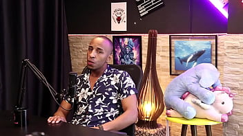 Preview 2 of Browne Girl - Contou como entrou no porn&ocirc_,  n&atilde_o grava outros g&ecirc_neros,  gosta do amador e fala sobre seus filhos - Negro Top Del&iacute_cia (SHEER/RED)