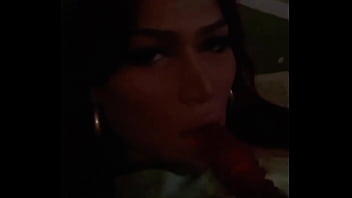 Preview 1 of Mini Buss - BELLA Y SEXY TRANSEXUAL VENEZOLANA  MAMANDO UN VIBRADOR @lindsayCozar