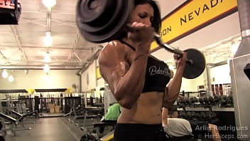 Preview 1 of Arina G - Arlin Rodrigues 11Gym 04 BB Curls 45lbs HD