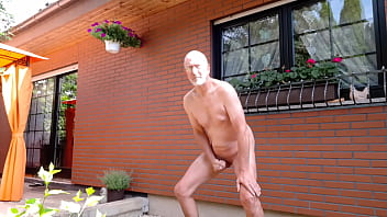 Preview 4 of Playboy Manion Host - Nackedei wichst 399