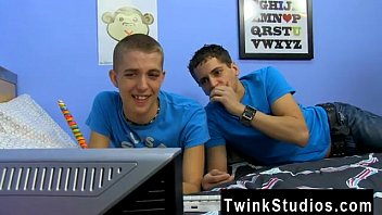 Preview 1 of Gurhup Rhyp - Old age gay porn videos Watching two Girls 1 Cup is a horrible rite