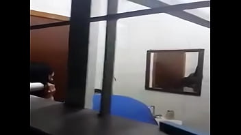 Preview 3 of Wshh Uncut Mobile - Safada dando pra outro e falando com namorado