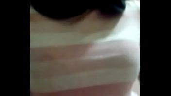 Preview 1 of Kill Rape - Namorada gemendo gostoso e brincando com seus peitos