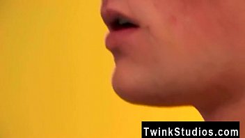 Preview 3 of Impaling 3d - Porn gay first time ass It&#039_s a classic porno scene: a steaming pizza