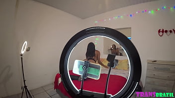 Preview 1 of Step Mom Xxx And Son - &Iacute_ndia carente chamou o civil pra dormir com ela - Ele desmarcou os compromissos e se deu super bem - Completo no RED