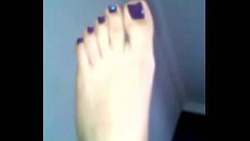 Preview 2 of Celine Noirey - pies de linda chica