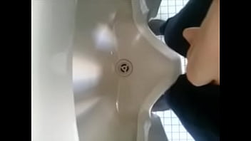 Preview 1 of Asian Cum On Gf - piss in restroom