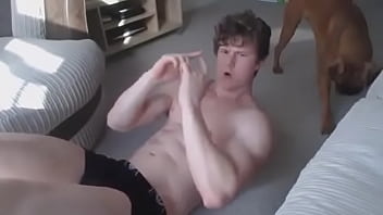 Preview 3 of Anal Spektrum - Novinho se exercitando no banheiro