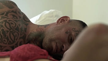 Preview 1 of Red Tube Com - Me dei bem com personal tatuado