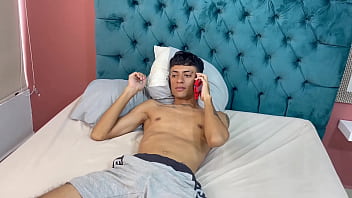 Preview 1 of Sex Suondan - Le doy la mejor follada de mi vida a mi peque&ntilde_a hermanastra mientras hablo por llamada con mi novia.