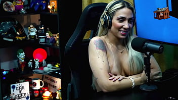Preview 3 of Vip Pass Xxx Video Big Tits - O Podcast nem come&ccedil_ou,  e a Bruna Lambertini ficou totalmente pelada,  o Ruan babou - P&aacute_pum no Barraco! Completo no Sheer - RED