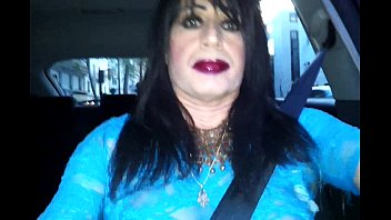 Preview 1 of Pin Pinky - vue sur ma chatte en voiture