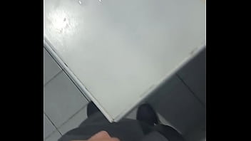 Preview 2 of Indiyan Sex Movies - Me golpeo la verga bien fuerte contra el lavadero