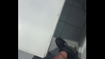 Preview 3 of Indiyan Sex Movies - Me golpeo la verga bien fuerte contra el lavadero
