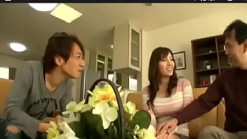 Preview 1 of Soya Hua Ladki Ka Bf - who&#039_s this Japanese milf?
