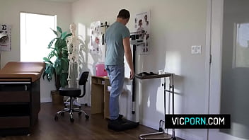 Preview 1 of Porno Semi Japan - Hot blonde doctor Emma Hix fucks with her patient after she caught him fapping