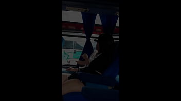 Preview 1 of Sunny Leone Boxer - GRABAN A PAREJA EN UN BUS A PUNTO DE TENER SEXO | &iquest_terminaran follando despu&eacute_s del paseo familiar ?