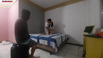 Preview 1 of Xxx Sexy Hd Dowen - marido corno observa esposa gostosa enquanto ela &eacute_ fodida por um solteiro aleat&oacute_rio