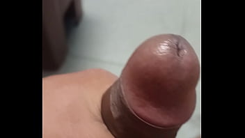 Preview 2 of Mom And Father Sexs - Batendo uma em publico pensando na putinha