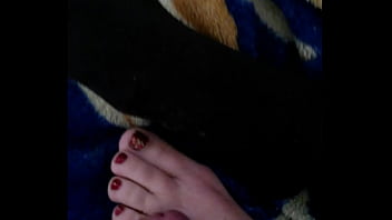 Preview 3 of Mujy Ni Karni Sex Plz - Raven&#039_s Feet Rubbed By Cock
