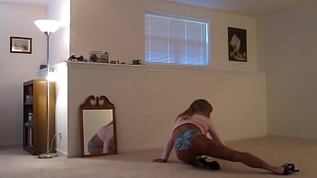 Preview 3 of Mi Paja Espiando A Mi Tia - Tanned Blonde Crossdresser in Cheeky Short Shorts