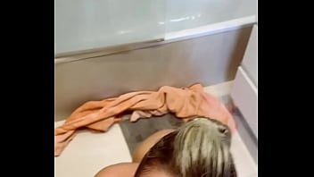 Preview 2 of Pundai Sunni Koothi - Horny blonde gives me a BLOWJOB and fucks me reverse cowgirl style