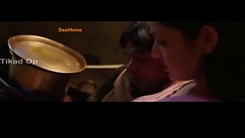 Preview 2 of Vajina Cell Open First Time - Tara Alisha navel kiss so hot...