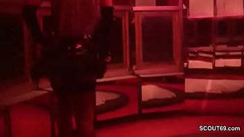 Preview 1 of Msyummys Booty - Echte PeepShow in deutschem PornoKino vor vielen Typen