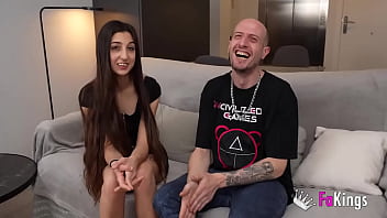 Preview 2 of Realjasmin Ejae - YOUNG WOMAN Vanesa Merino eats an OLD COCK in a porn casting