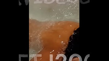 Preview 2 of Wwwxxxhg Bax - en el jacuzzi con mi morenita hermosa rogandole por una mamada jaja