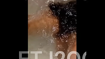 Preview 3 of Wwwxxxhg Bax - en el jacuzzi con mi morenita hermosa rogandole por una mamada jaja