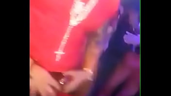 Preview 2 of Culiada Por Tres - MUJER BAILA DESNUDA EN TARIMA CON TEMPO