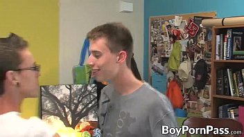 Preview 1 of Xxxu Mb - Hot twink couple have a quckie sex on the bed
