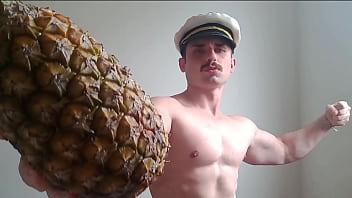 Preview 2 of Vagina Nl - Culin&aacute_ria do Capit&atilde_o,  o ABACAXI do PRAZER que a coroa gostosona aprovou
