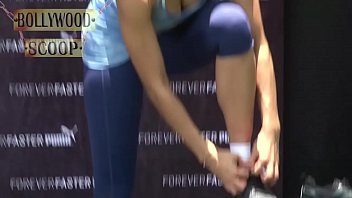 Preview 2 of Piri - Jacqueline Fernandez HOT Exercise VIDEO!