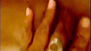 Preview 4 of Jumbo Thighs - ella disfruta masturbarse rico todos los dias