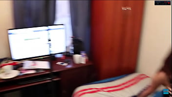 Preview 1 of Bot Aunty - 2 chicas haciendo tijera con ropa