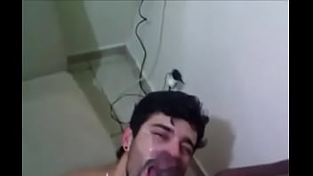 Preview 3 of Xxxxx Banladas - Gozada na cara do amigo