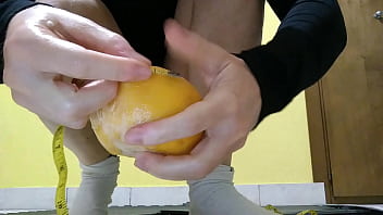 Preview 1 of Ladii - Grapefruit of 30, 5 centimeters of circumference,  the biggest ever inserted
