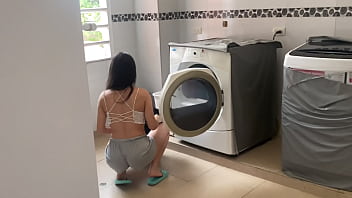Preview 1 of Sister Jerks Off - Encuentro sola a Mi Vecina Con Tremendo Culazo Lavando Ropa En Short y me La Follo Por Perra