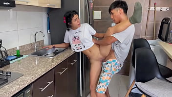 Preview 3 of Real African Big Tit - Me cojo duro a mi peque&ntilde_a hermanastra mientras habla por llamada con su novio. Me corro en su boca.
