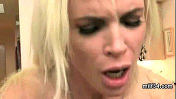 Preview 3 of Xxxporno Batminton - Sexy mom suck and fuck dick for jizz