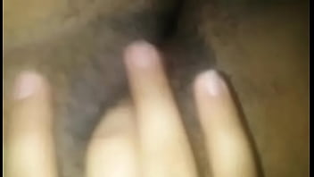 Preview 1 of Noviocornudo - Horny girlfriend shivers while fingering