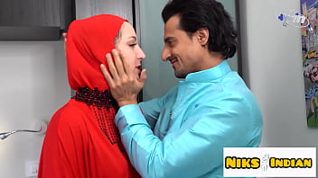 Preview 3 of Sekis Videos - हिजाबी मुस्लिम औरत ने पति को धोखा देकर हिन्दू लड़के से बुर चुदवाई