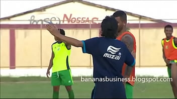 Preview 2 of Lousius Lopez - Jogador de Futebol exibe o Pau durante o Jogo