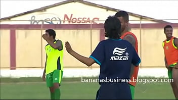 Preview 3 of Lousius Lopez - Jogador de Futebol exibe o Pau durante o Jogo