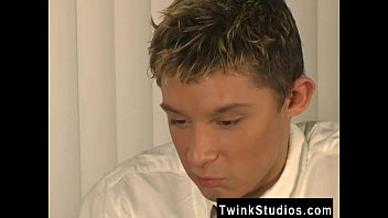 Preview 2 of Webcam Guy Jerks Off For Me 4 D - French gay male porn sites Blair Mason and Kayl O&#039_Riley are bored