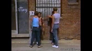 Preview 1 of Swinger Sqirt - Vintage Gay Action On City Streets
